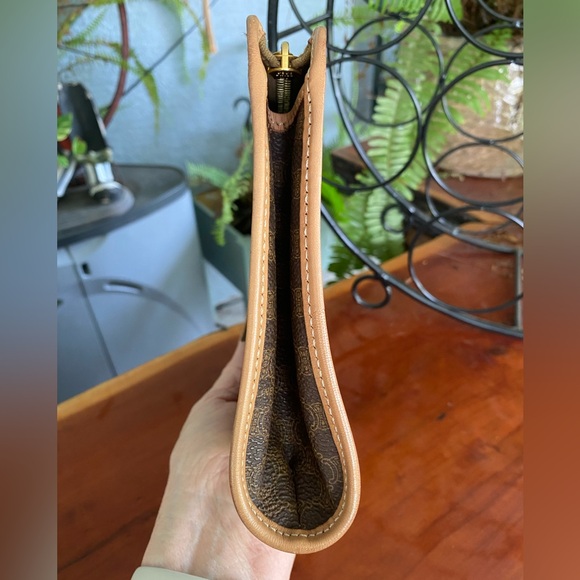 Celine Macadam Clutch, Pouch With Certificate of Authenticity included - Picture 4 of 11